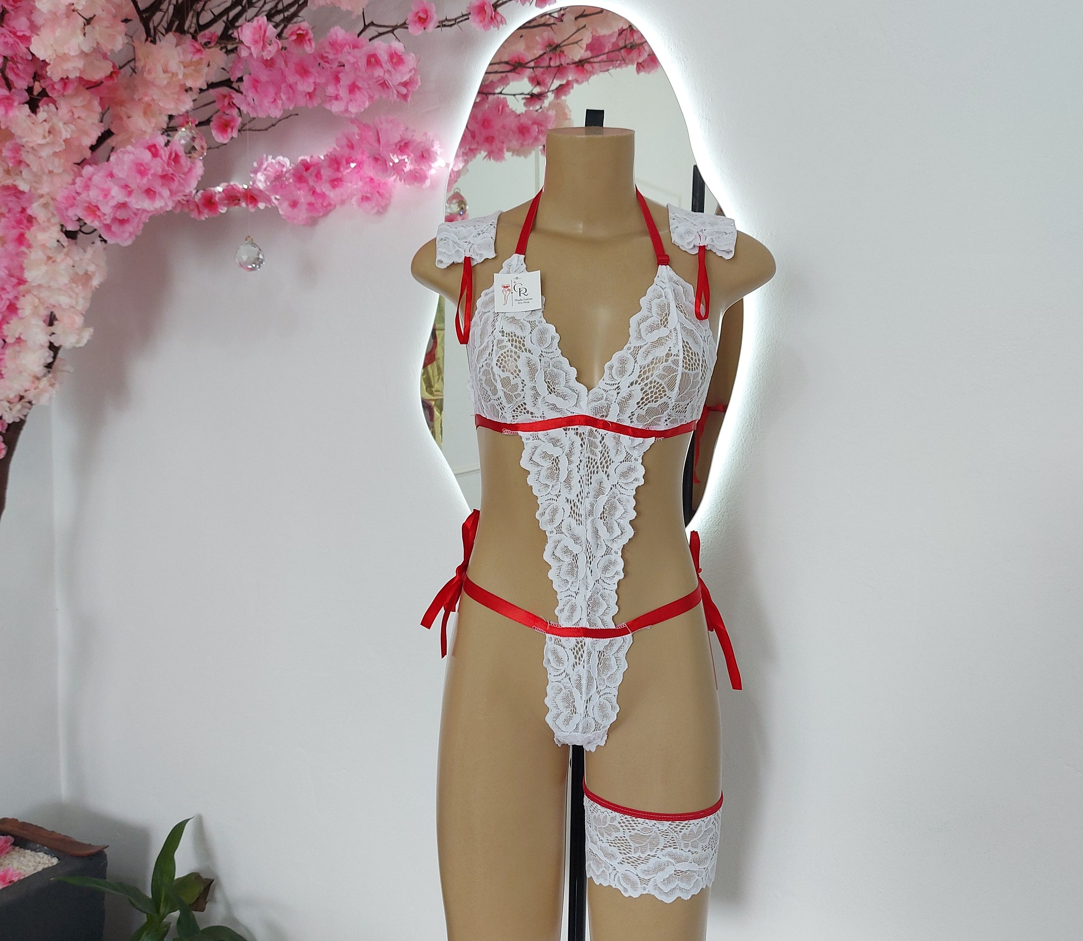 Body Cetim com Luva e Perneira