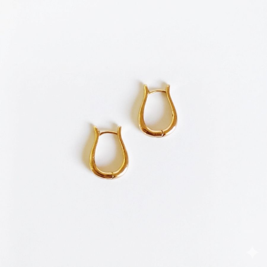Argola Click Média 1,8 cm semijoia banho Premium em Ouro 18k