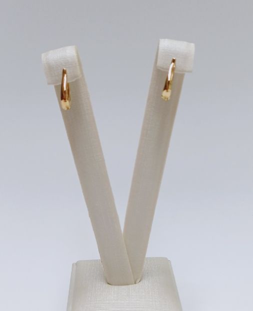 Argola Click Média 1,8 cm semijoia banho Premium em Ouro 18k