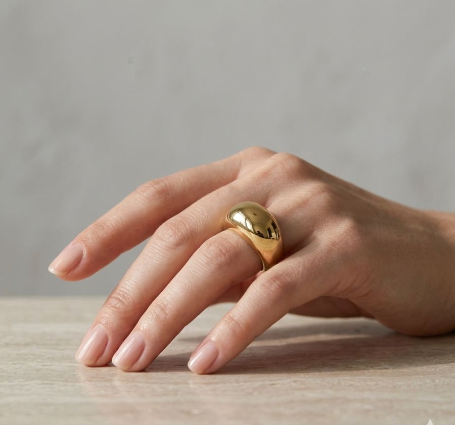 Anel Largo Liso Ajustável banho Premium a Ouro 18k