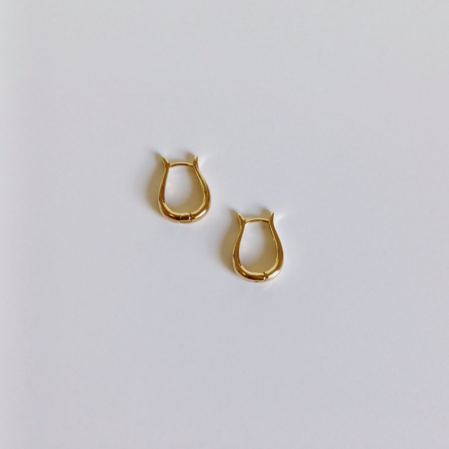 Argola Click Pequena 1,5 cm semijoia banho Premium em Ouro 18k