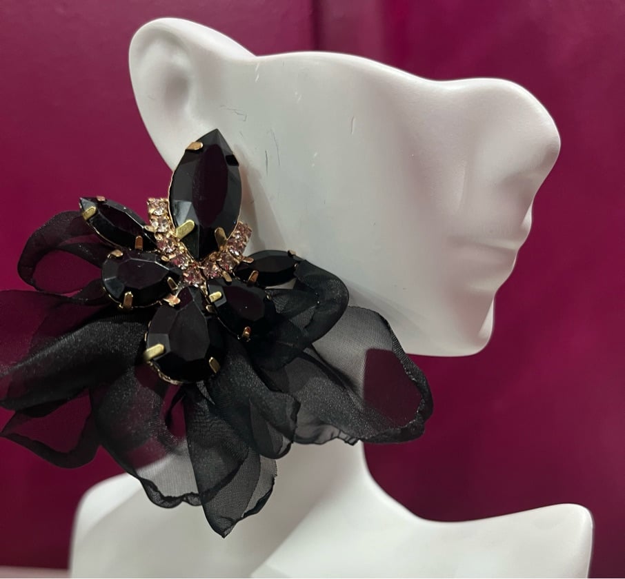 Fall In Line Earrings - Black