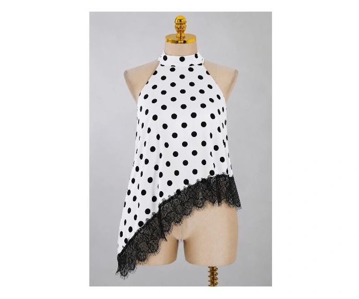 Blusa cuello alto asimétrica con encaje tono negro