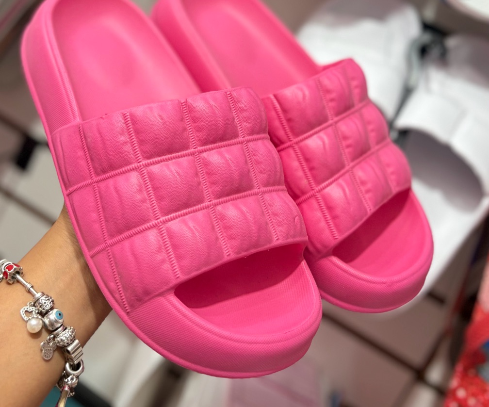 Chinelo nuvem rosa