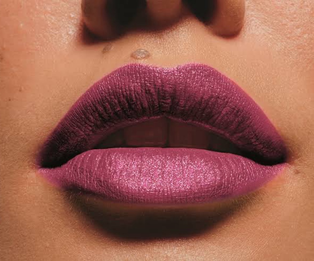 Batom Líquido Matte Glitter Effect Avon Power Stay 18h Cor Malva Luminoso - 7ml