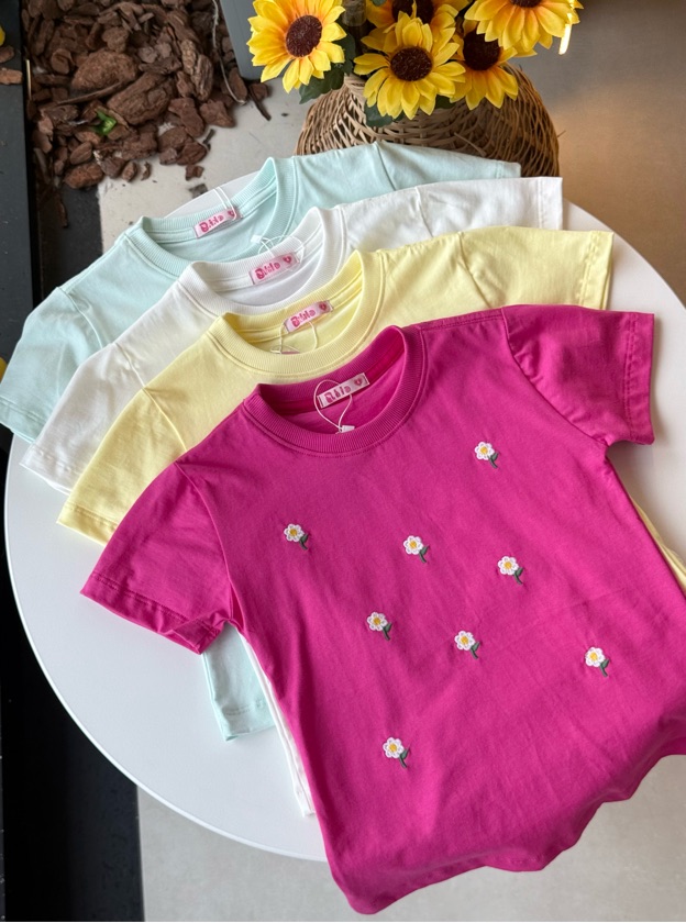 T-shirt Margarida • bordada