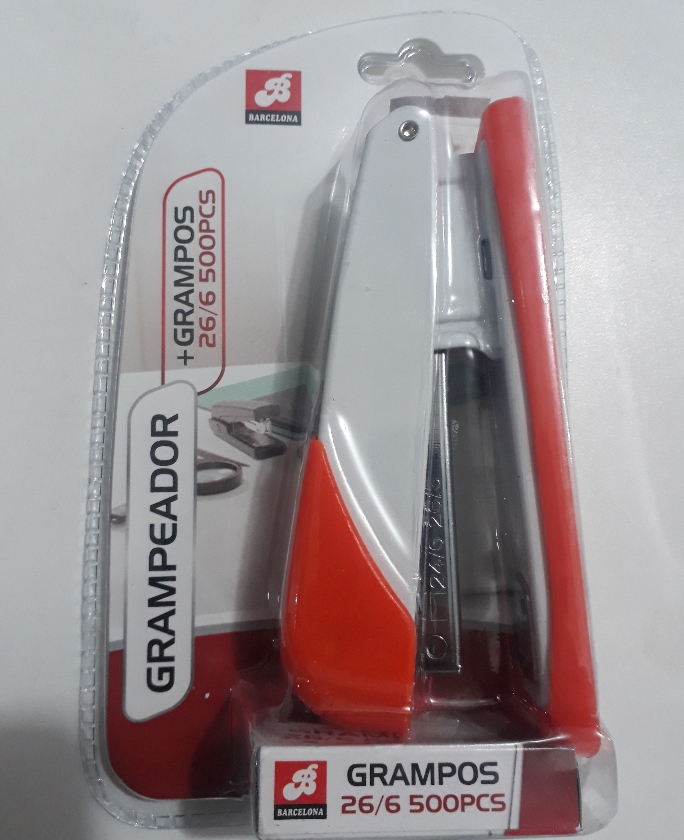 Grampeador + grampo Barcelona