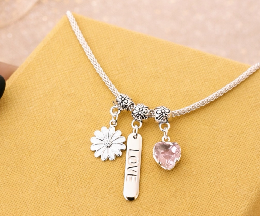 Pulseira patuá love banhada a prata