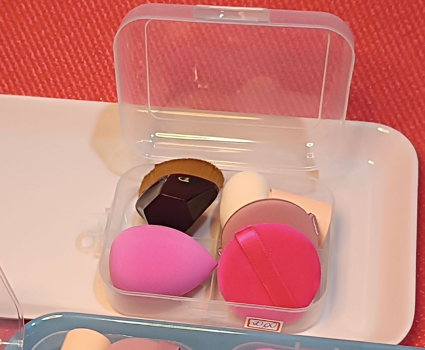 Kit de Esponjas e Pincel de Maquiagem com Estojo Conjunto com 5 itens - Cores Diversas