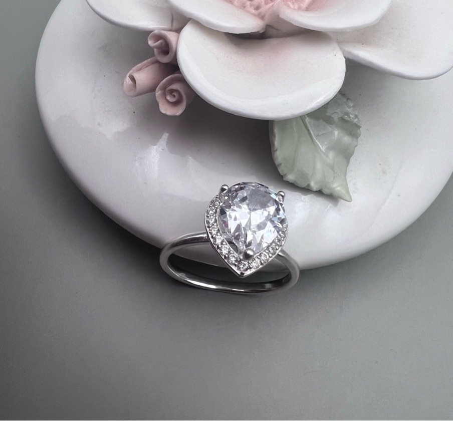 Anel gota cravejado G Tm 21