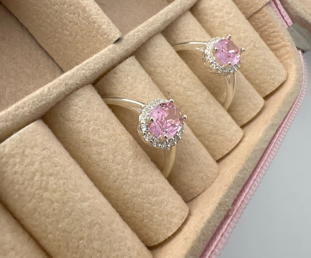 Anel oval rosa cravejada Tm 20 prata 925