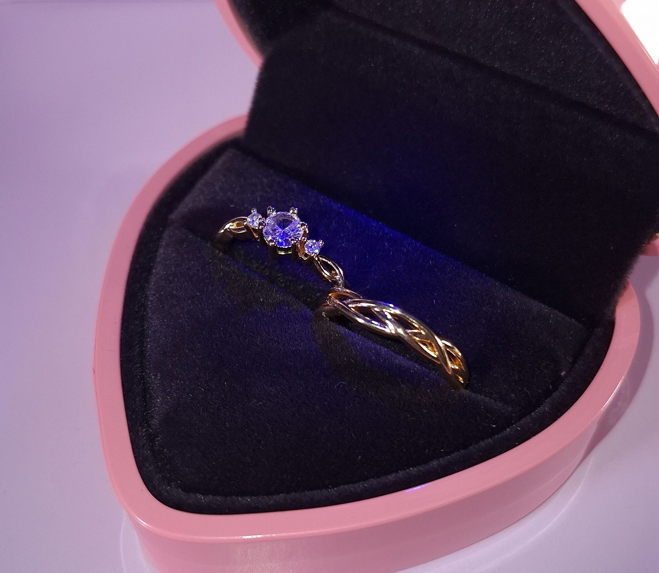 ANILLOS DE PAREJA❤️ DORADOS + Cofre corazón con luz