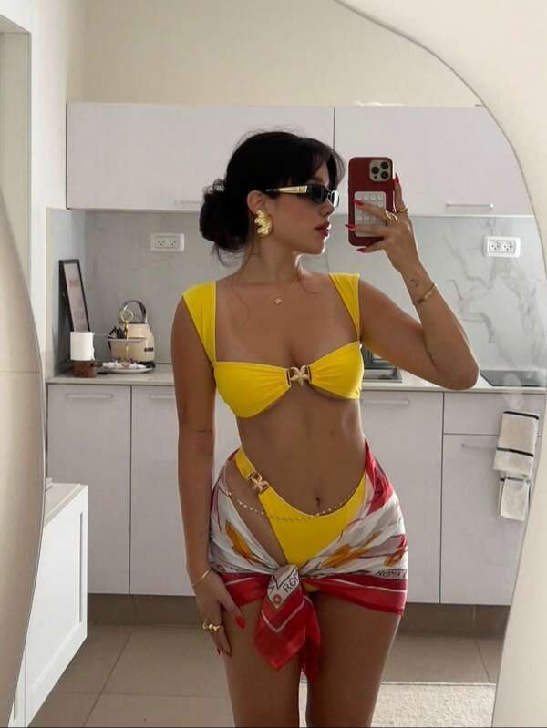Bikini Amarillo con Detalle de Estrella de Mar