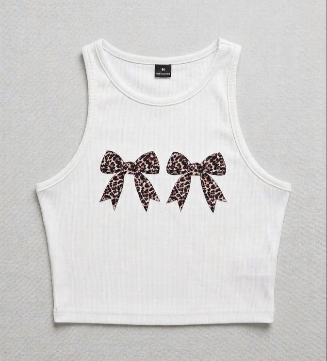 Top Blanco con Lazos de Leopardo