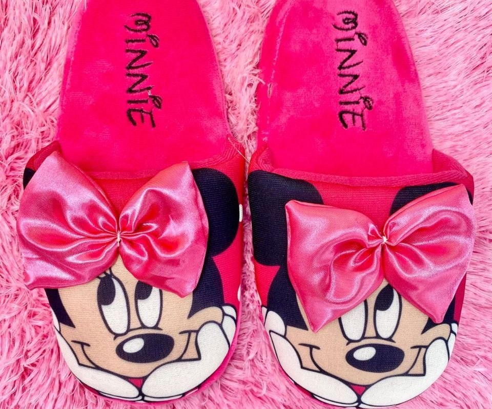*HERMOSAS PANTUFLAS MINNIE💖*
Cómodas y suaves
*Talla niña:*
8/10/12
*Talla dama:*
S/M/L
*•Suelas Antideslizante*