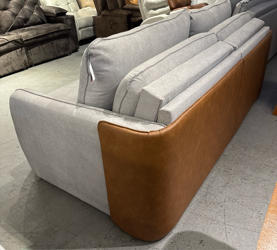Sofá Country 2,40mts. Linho Pompeia - Showroom