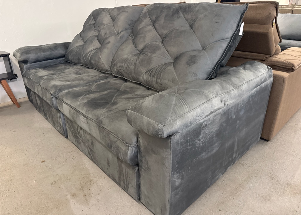 Sofá Balance 2,50mts. Veludo Chumbo, Duplo Molejo - Showroom