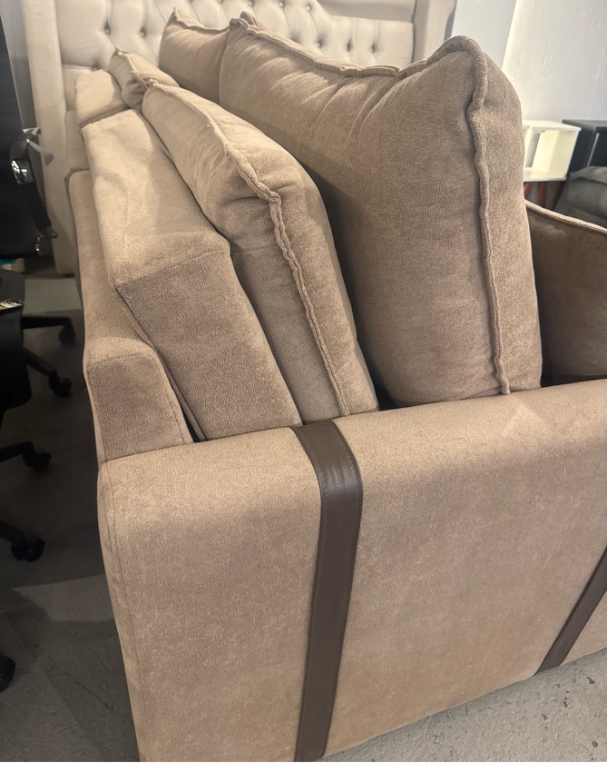 Sofá American, 180cm, Boucle Cappuccino - Showroom