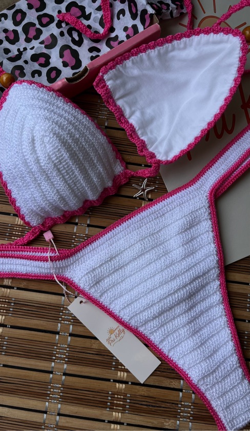 Biquíni Branco com Rosa