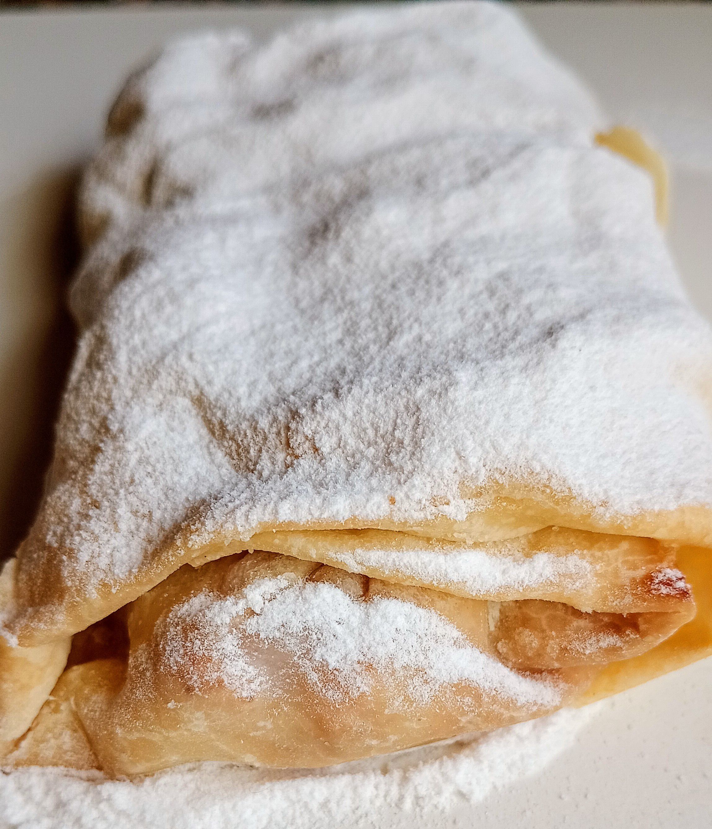 STRUDEL Manzanas verdes, pasas y nueces -bajo en azúcar-(500g)