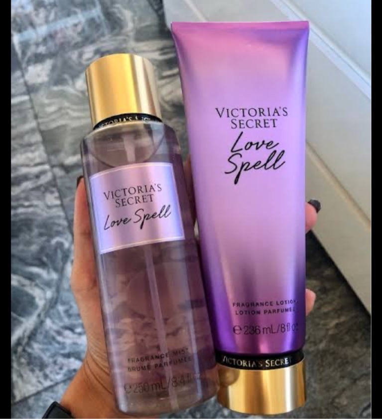 Kit Hidratante Love Spell Hidratante 236ML + Body Splash 250ML