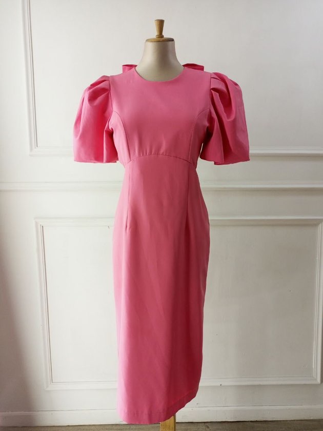 Vestido fucsia lazo