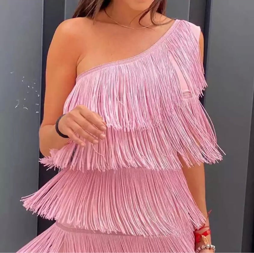 Vestido Rosa lado flecos