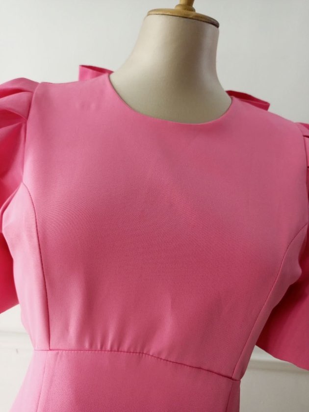 Vestido fucsia lazo