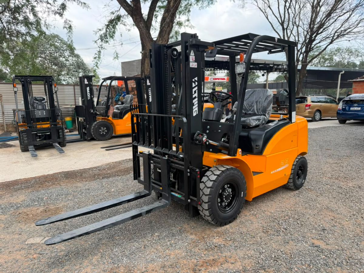 Montacargas Nafta/LPG 2.5 Ton-3.0Mts