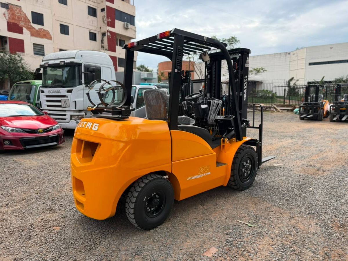 Montacargas Nafta/LPG 3.0 Ton-4.5 Mts