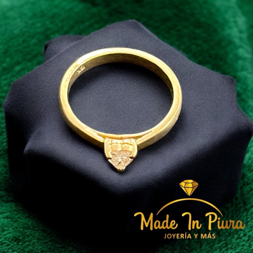 Anillo de compromiso c/Diamante corazon