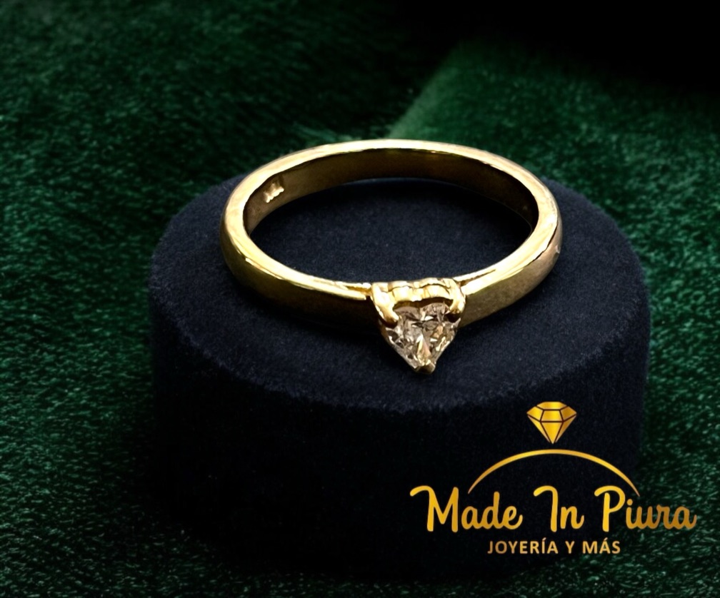 Anillo de compromiso c/Diamante corazon
