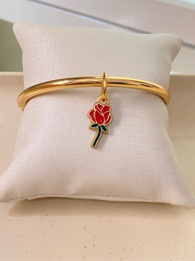 Bracelete com flor vermelha banhada