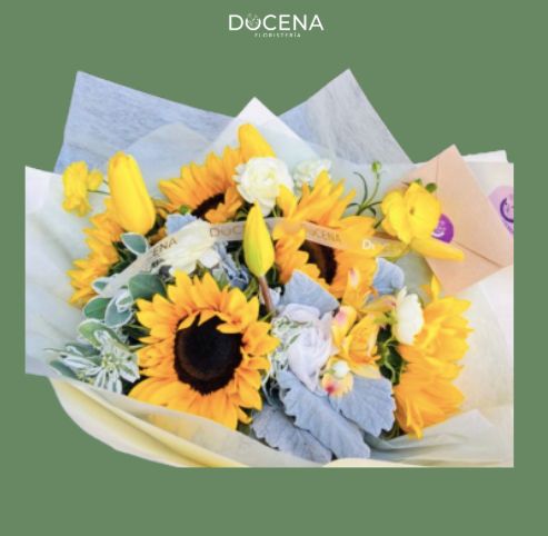 Girasoles con tulipanes y dusty.