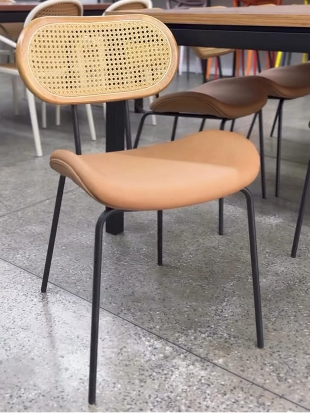CONJUNTO MESA ITÁLIA 8 LUGARES