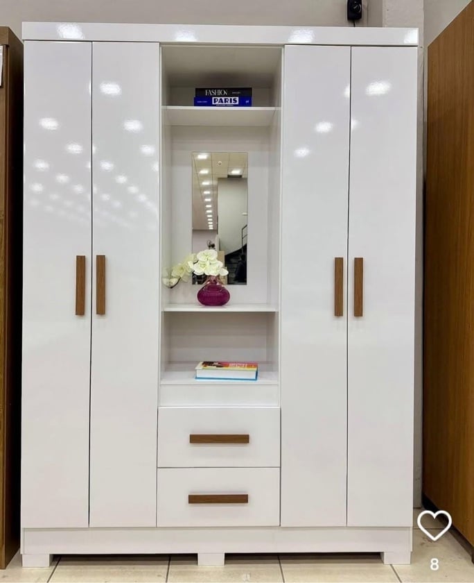 GUARDA ROUPA CAPELINHA 4 PORTAS