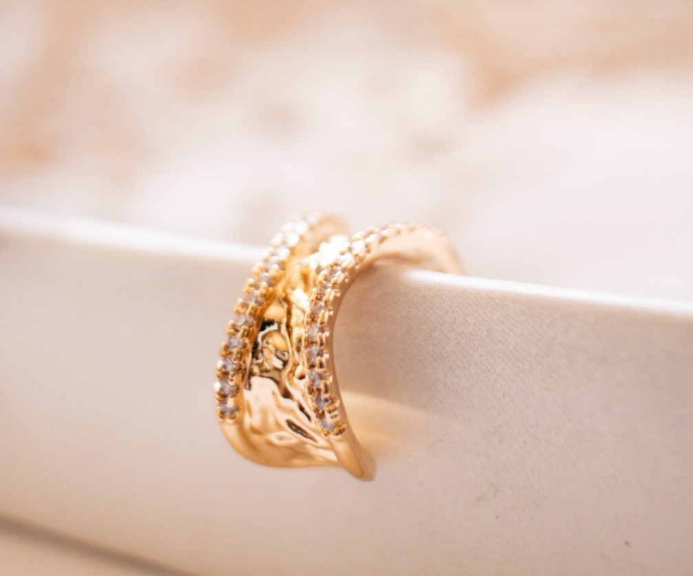 PIERCING MARTELADO DOURADO