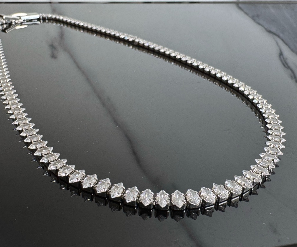 CHOKER ESTILO DIAMANTÉ REGULÁVEL NO BANHO DE OURO