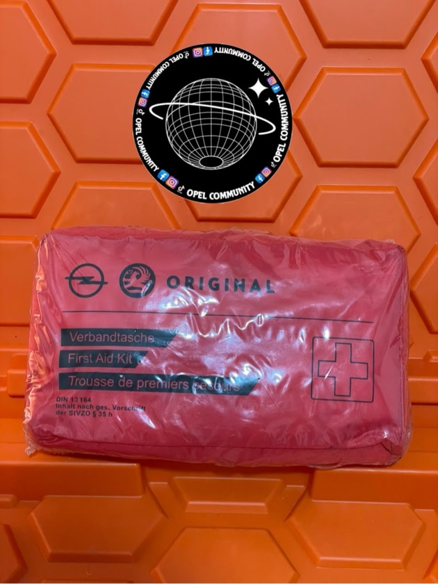 Botiquín de Primeros auxilios Marca Opel (Color Rojo)