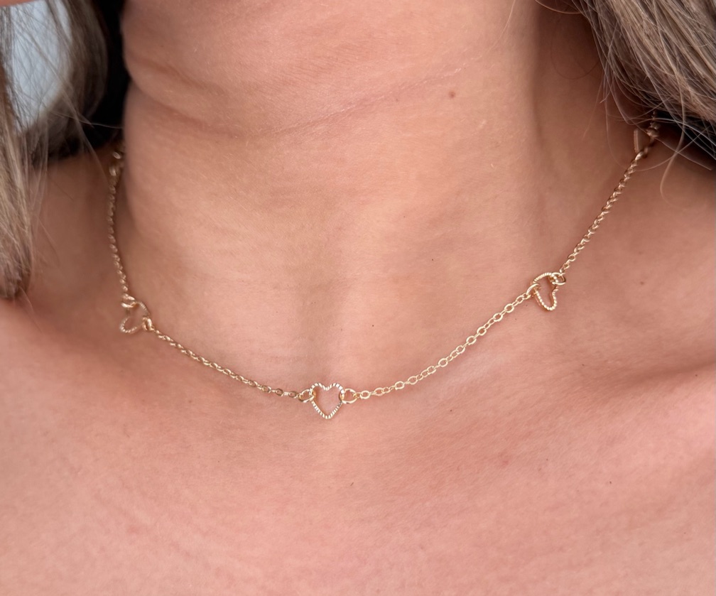 Choker corações vazados