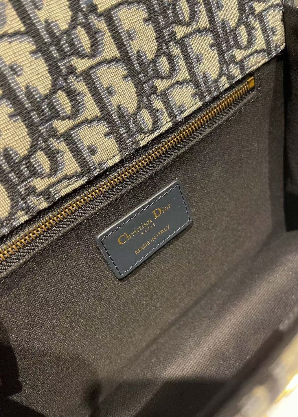 Christian Dior 30 Montaigne handbag
