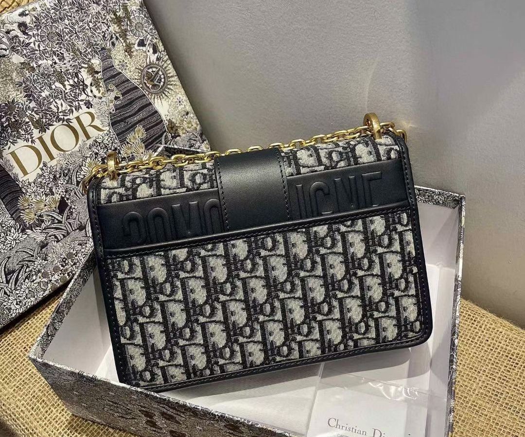 Christian Dior 30 Montaigne handbag