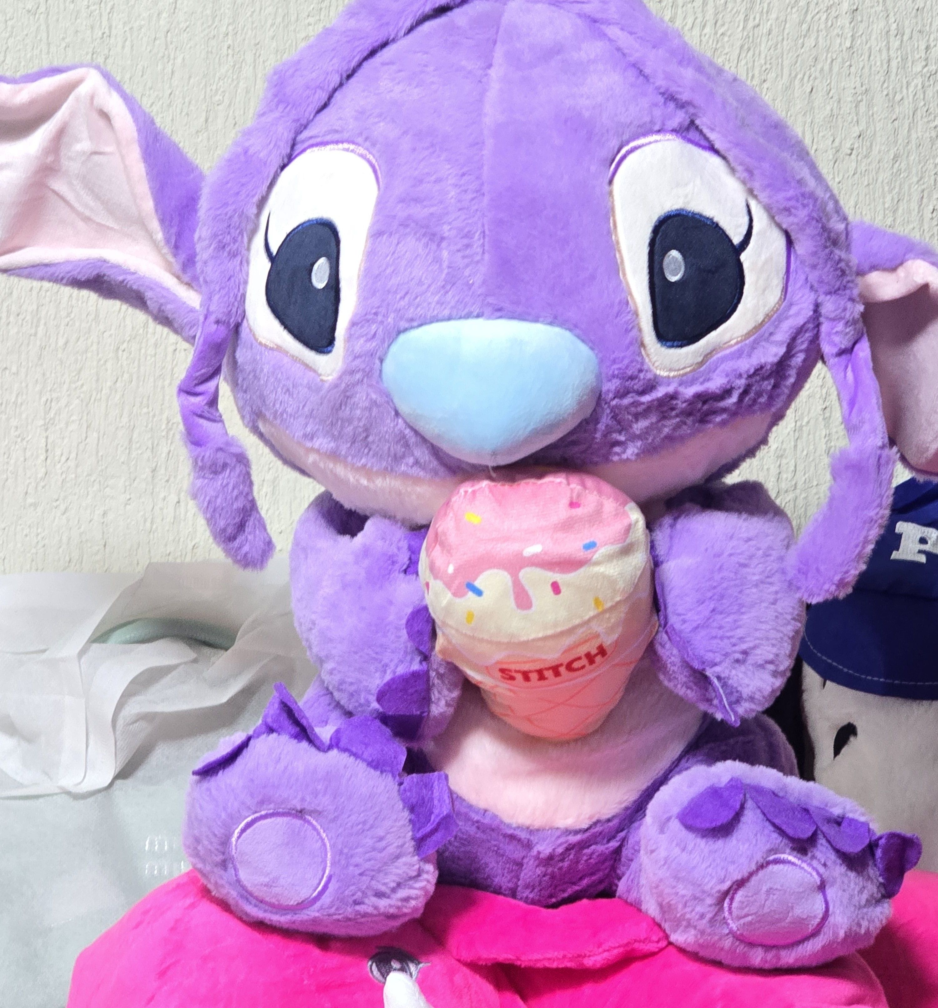 Bi26 Angela novia de Stitch con frazada
