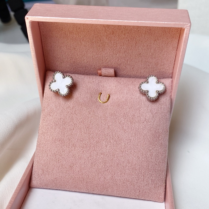 Brinco Trevo Van cleef branco