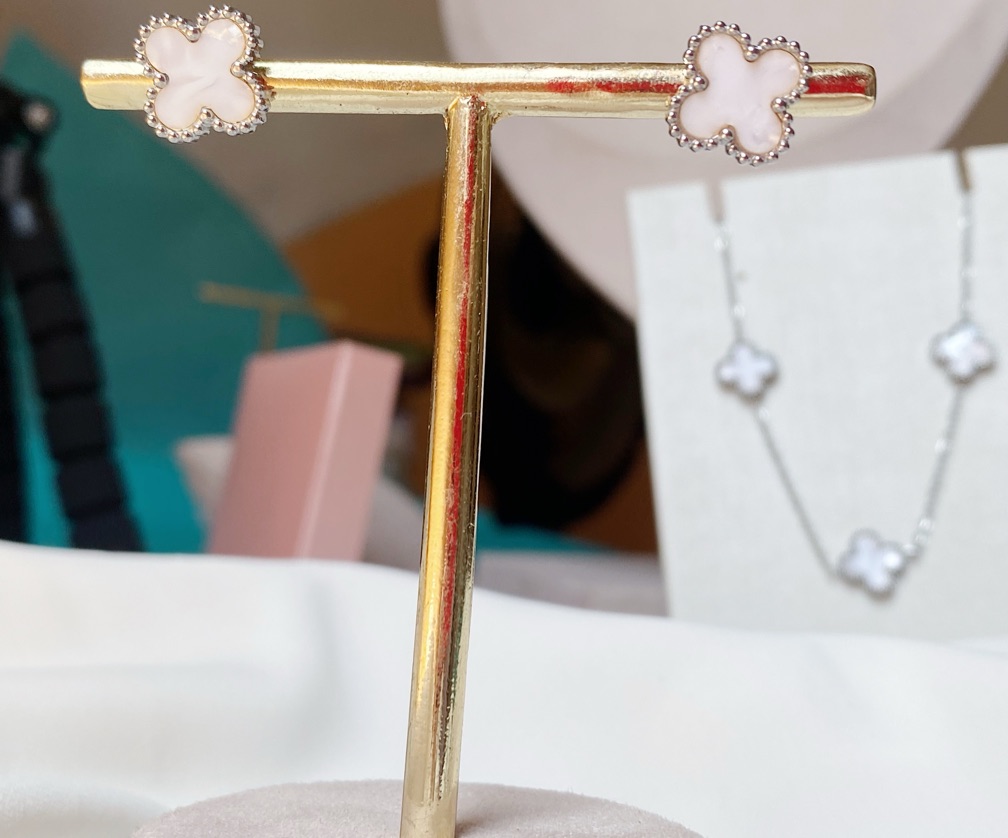 Conjunto Trevo Van cleef branco