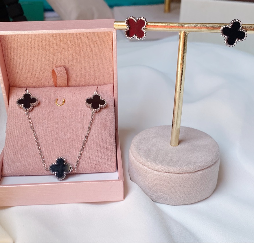 Conjunto Trevo Van vleef preto
