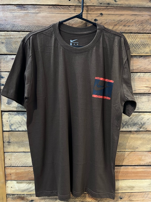 Camiseta Básica Marrom
