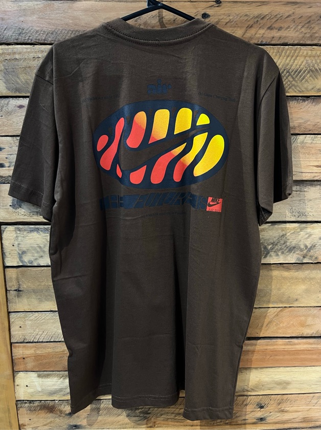 Camiseta Básica Marrom