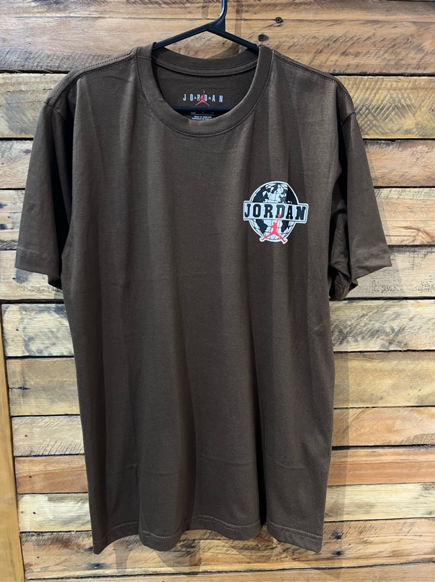 Camiseta Básica Marrom