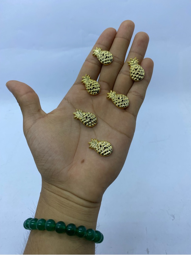 Aplique pingente/botao dourado